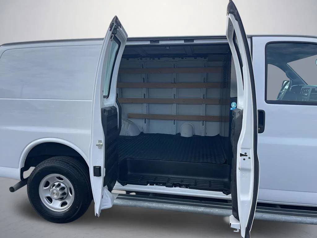 Used 2023 Summit White Chevrolet WT image 27
