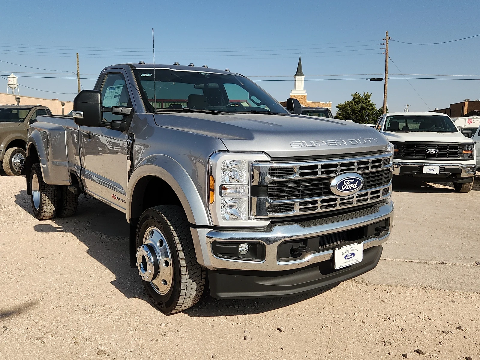New 2027 Iconic Silver Metallic Ford XLT image 1
