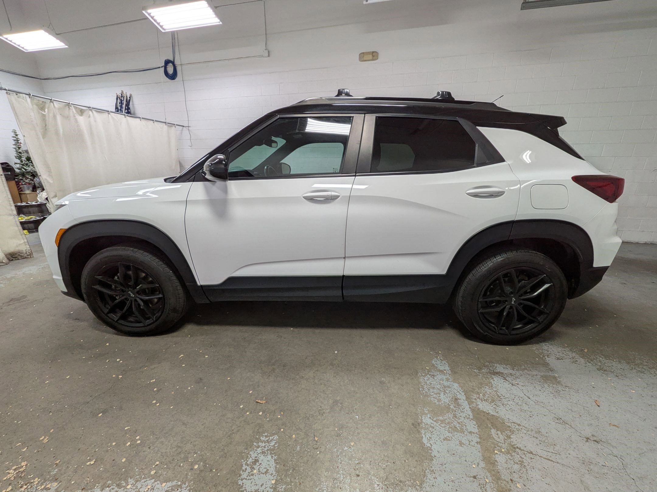 Used 2023 Summit White Chevrolet RS image 8