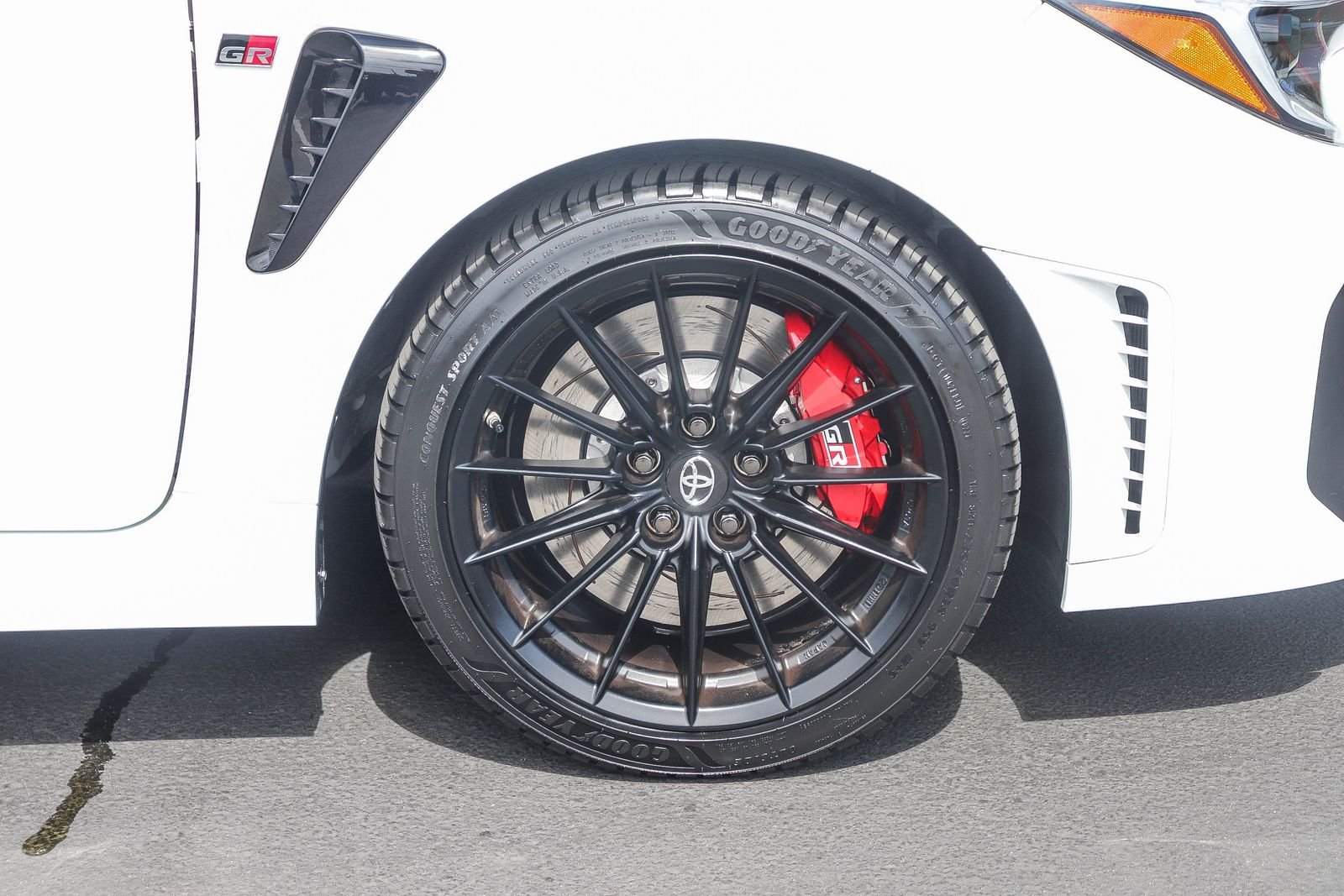 Certified Used 2025 Ice Toyota Premium Plus image 11