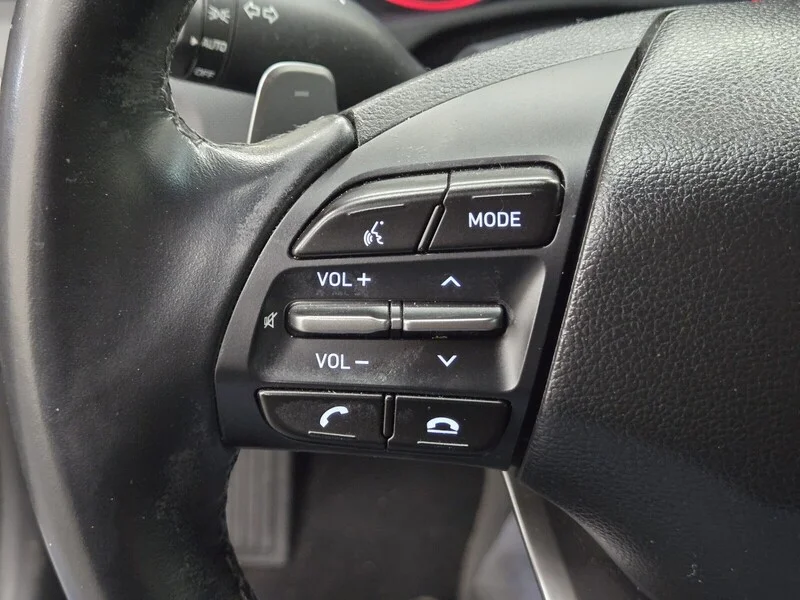 Used 2020 Ultra Black Hyundai 2.0 Premium image 19