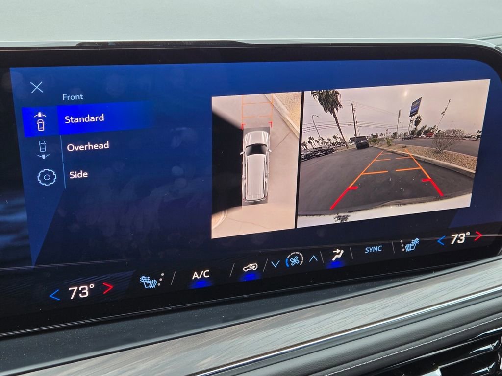 2025 Chevrolet Suburban LT - Photo 13