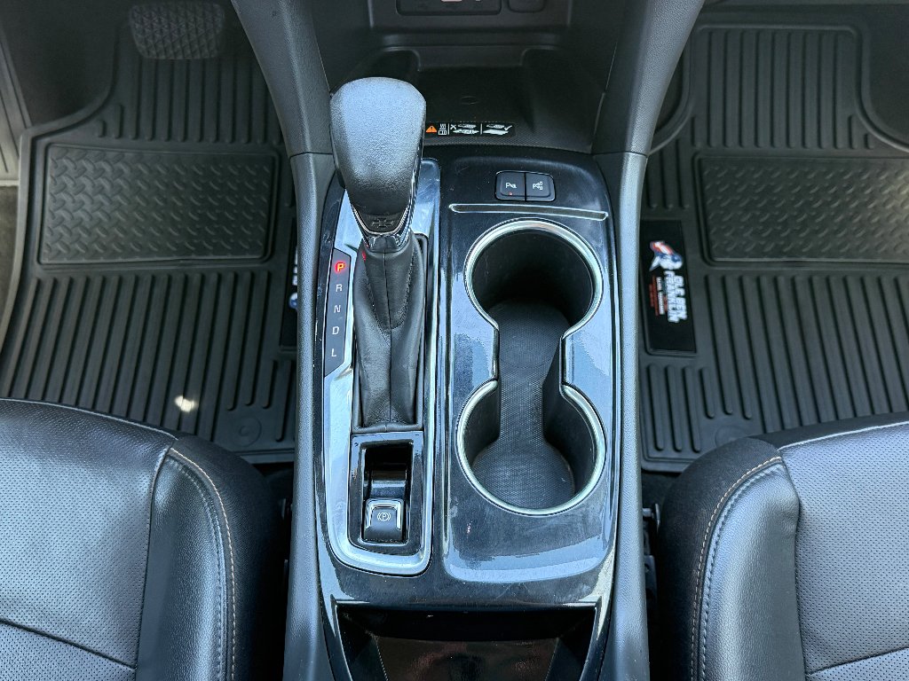 Used 2022 Silver Ice Metallic Chevrolet Premier image 24