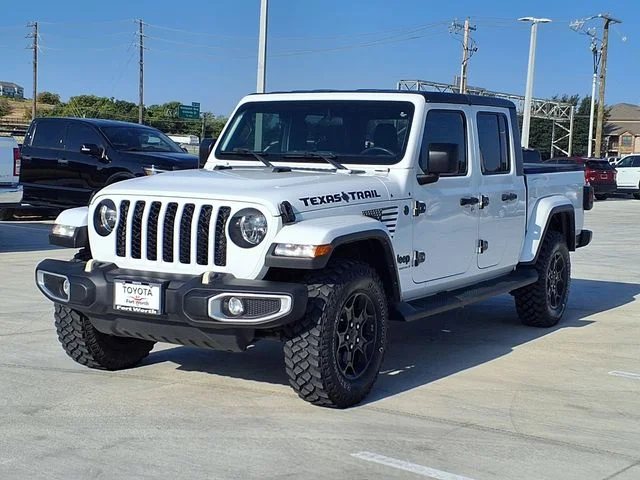Used 2023 White Jeep Texas Trail image 2