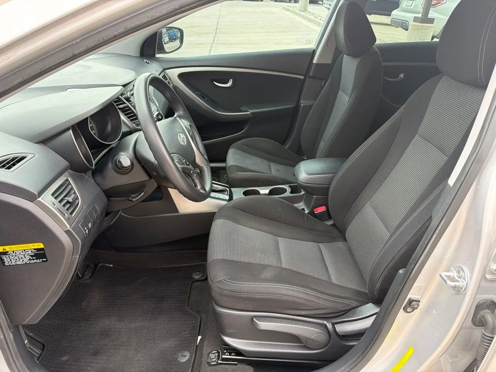 Used 2016 Silver Hyundai Base image 16
