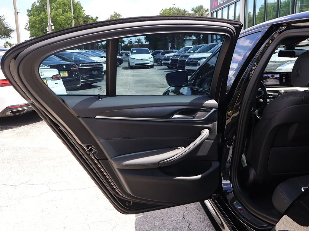 Used 2023 Black BMW 530i image 28