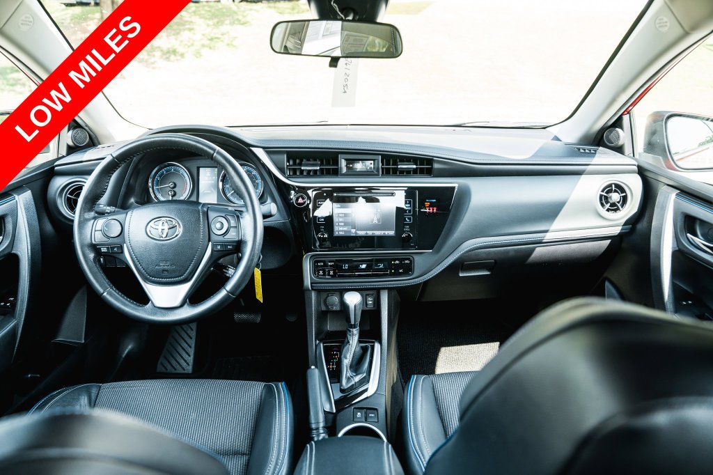 Used 2019 Barcelona Red Metallic Toyota SE image 11