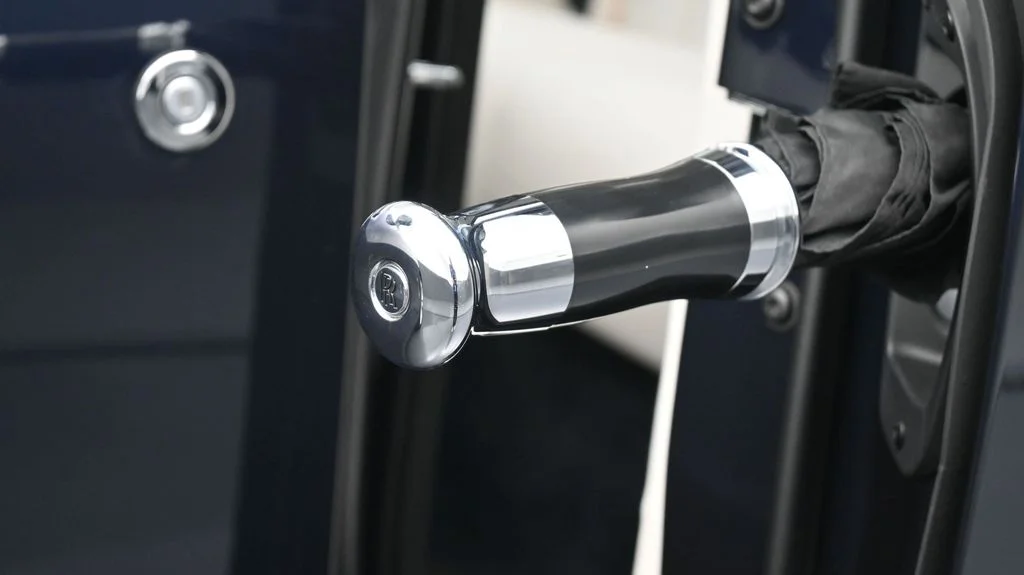 New 2027 Black Rolls-Royce  image 6