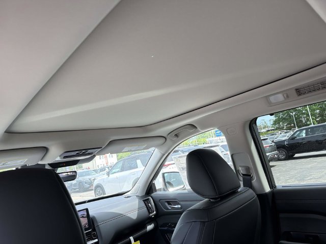 New 2026 Gun Metallic Nissan Platinum image 11