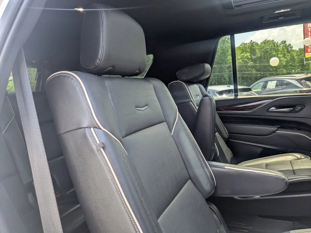 Used 2021 Crystal White Tricoat Cadillac Premium Luxury image 30