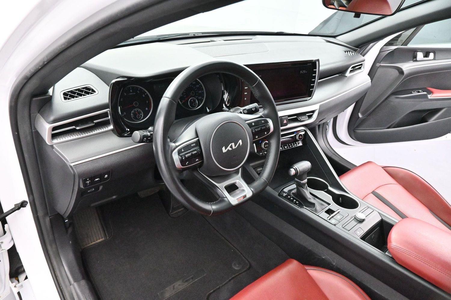 Used 2022 Glacial White Pearl Kia GT-Line image 12