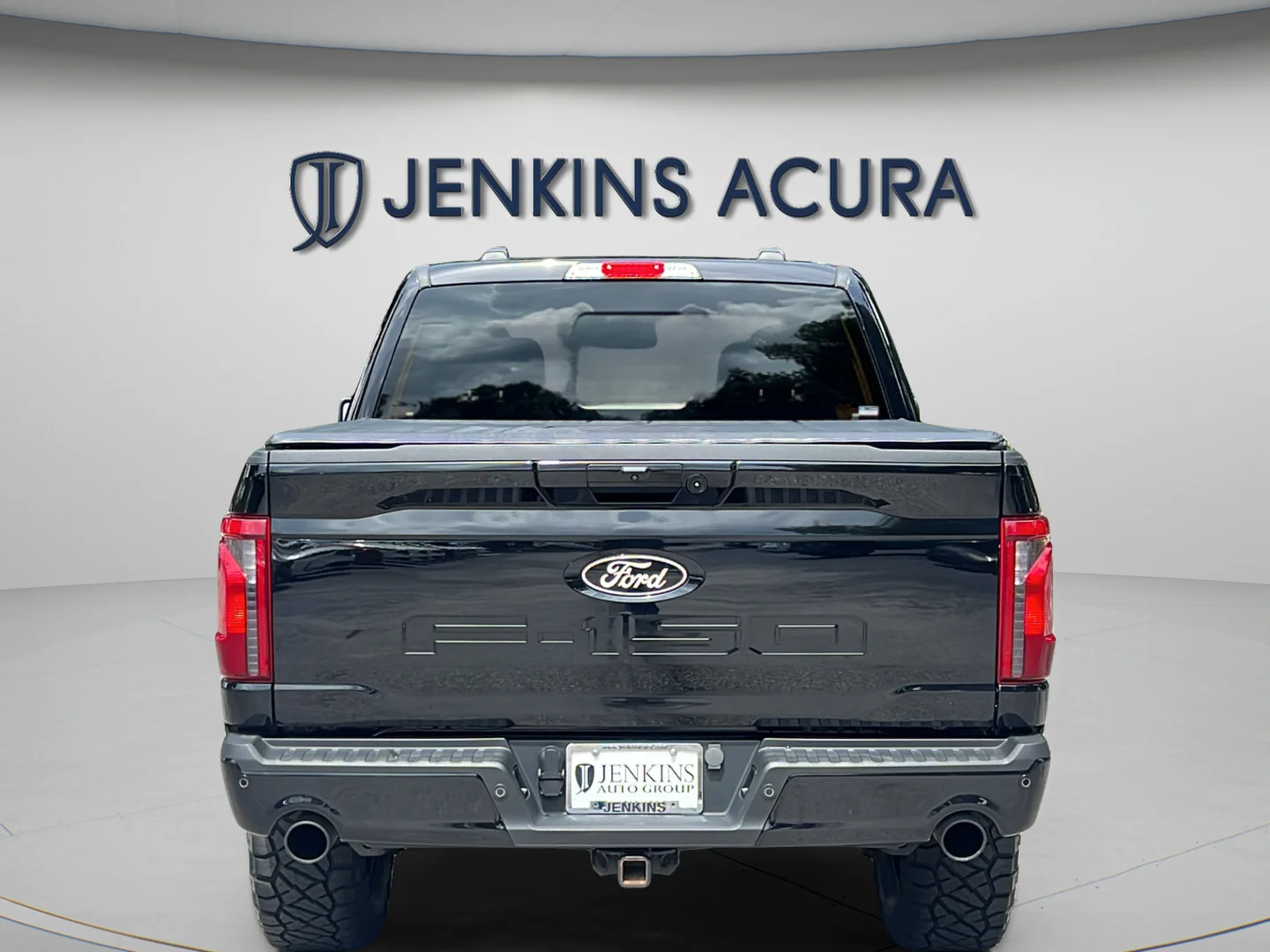 Used 2024 Agate Black Metallic Ford XLT image 4
