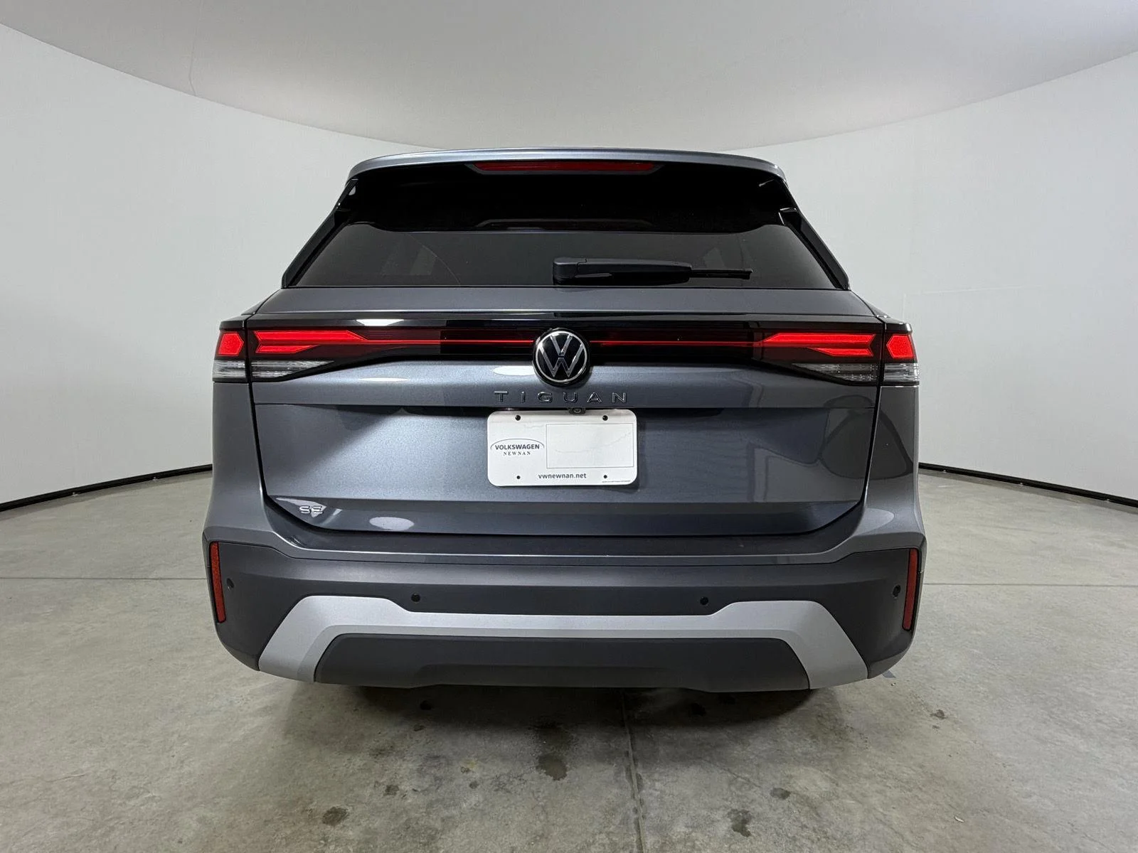 New 2026 Platinum Gray Metallic Volkswagen SE image 6