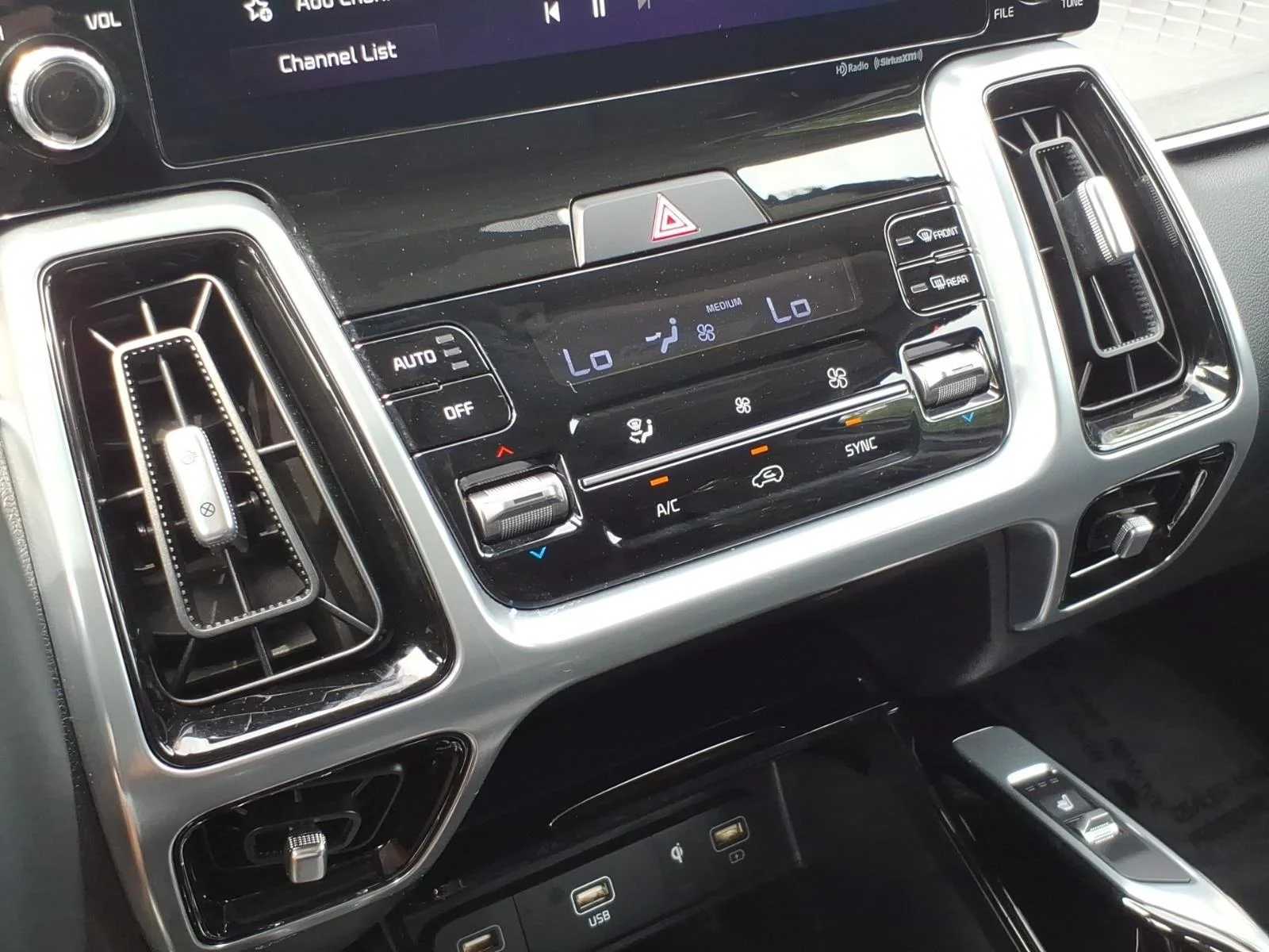 Used 2023 Glacial White Pearl Kia SX image 20