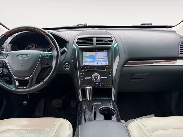 Used 2017 White Ford Platinum image 10