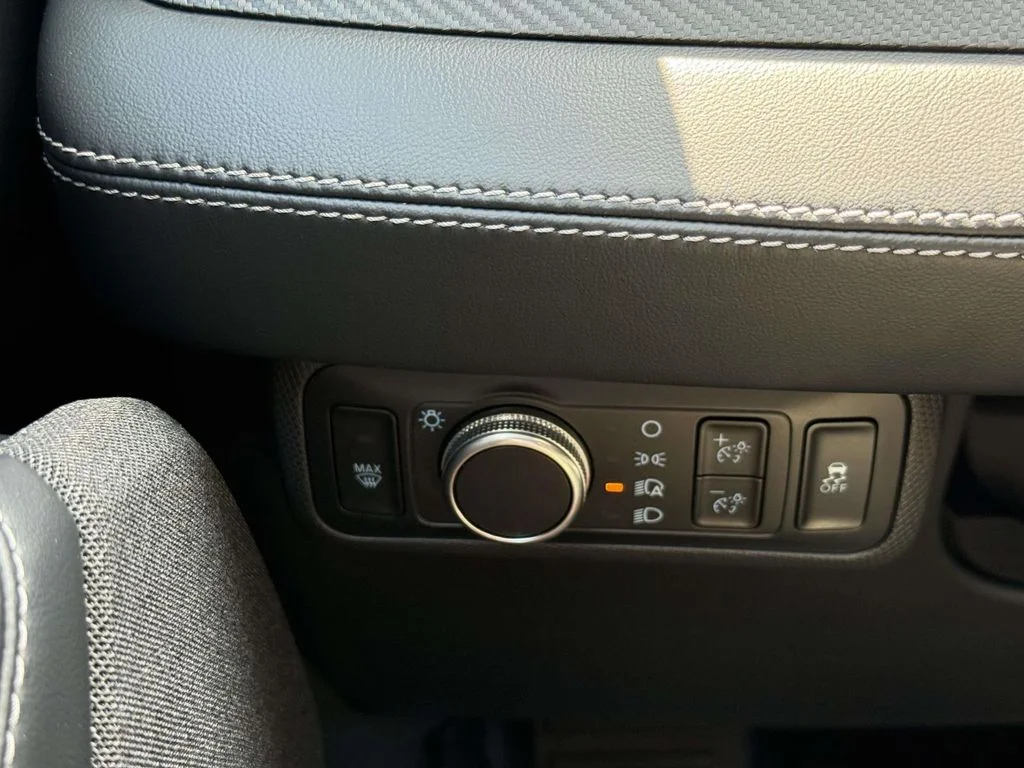 Used 2022 Blue Ford Premium image 27