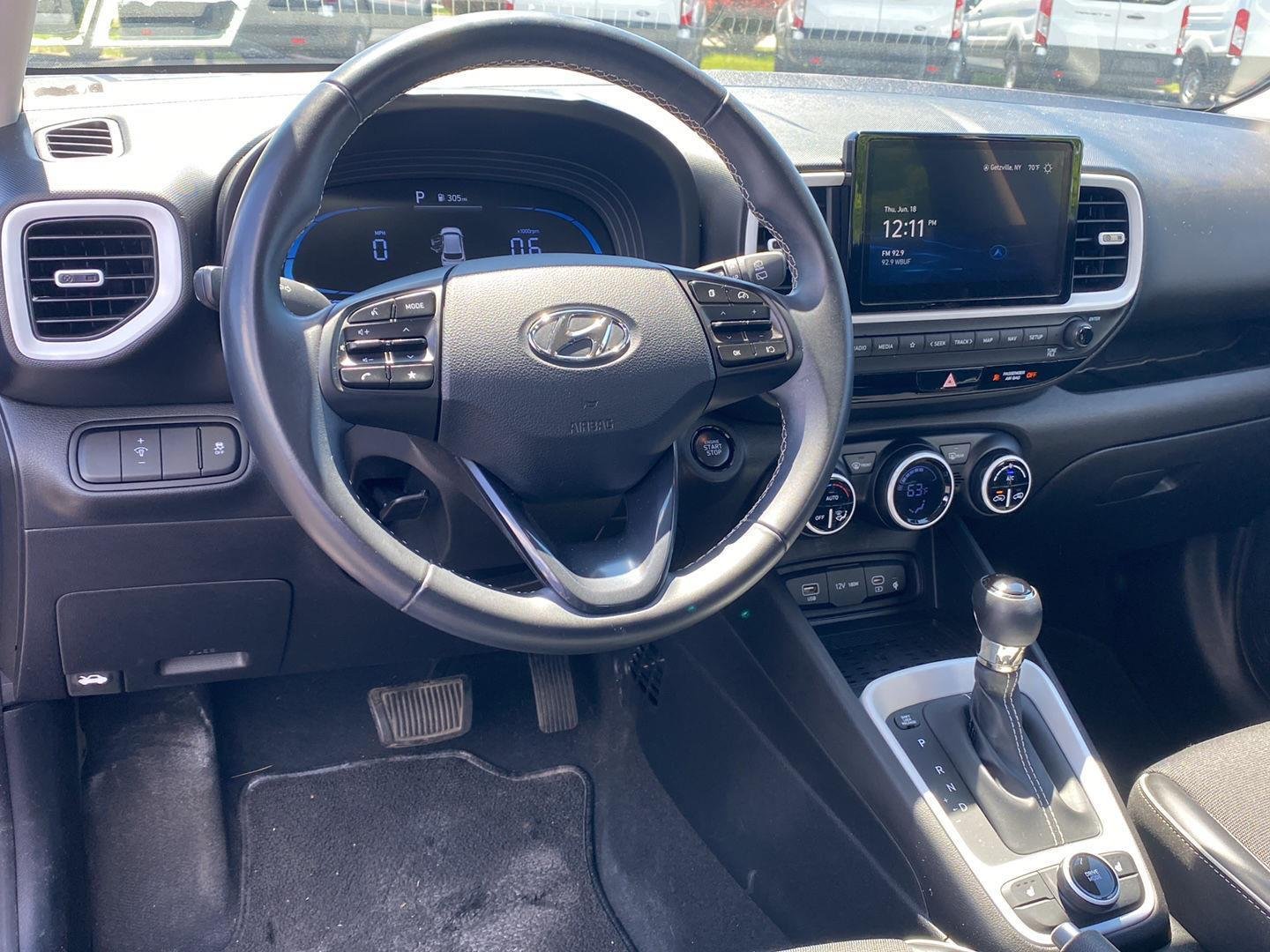 Used 2023 Intense Blue Hyundai Limited image 4