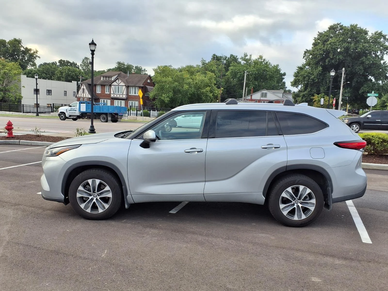 Used 2022 Celestial Silver Metallic Toyota XLE image 32