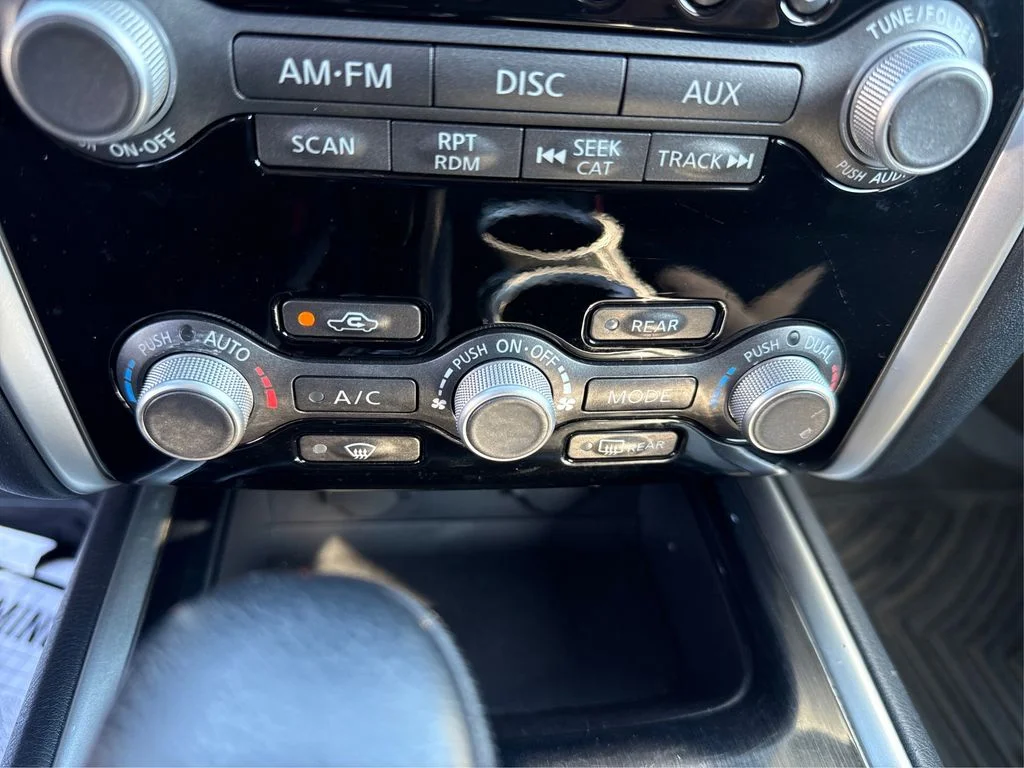Used 2015 Black Nissan SV image 31