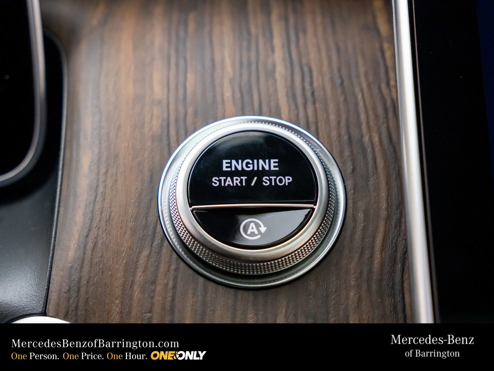 New 2026 MANUFAKTUR Moonlight White Metallic Mercedes-Benz GLC 300 image 73