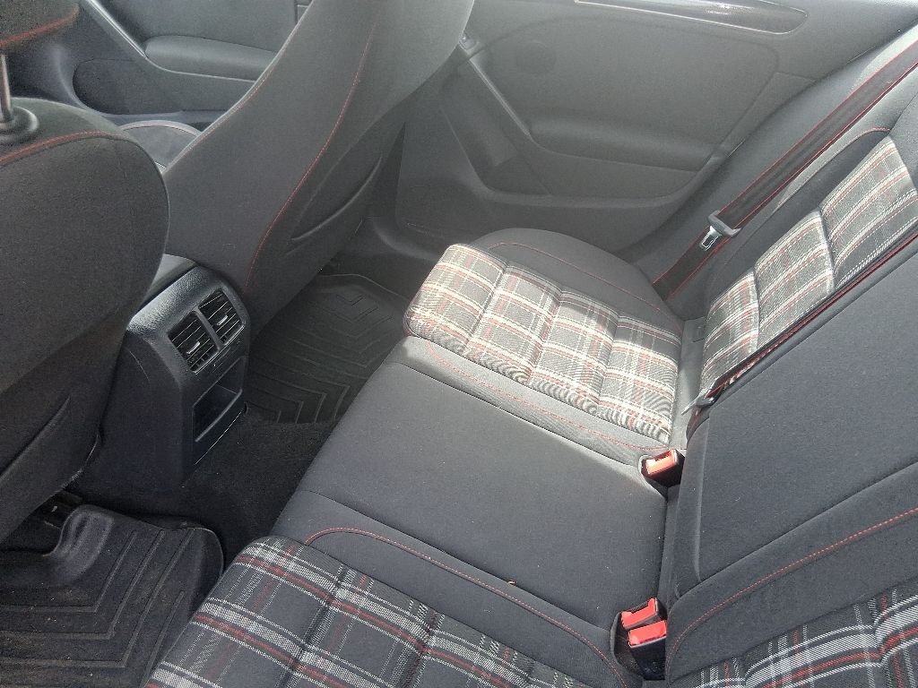 Used 2013 Black Volkswagen Base image 14