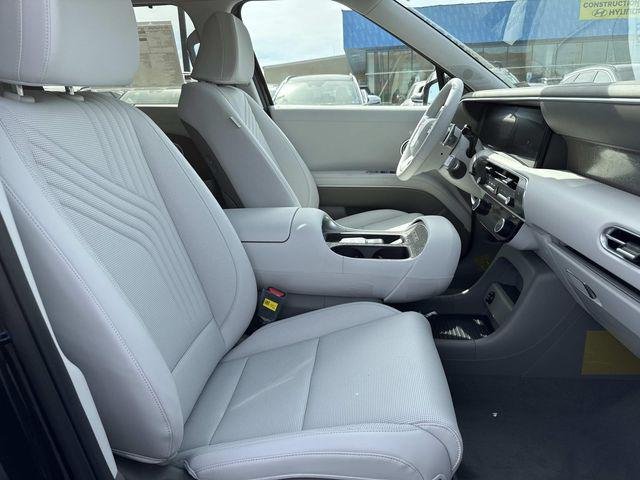 New 2026 Black Hyundai SEL 7P image 15