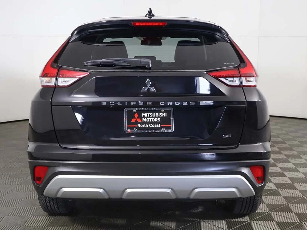 New 2026 Black Mitsubishi SE image 14