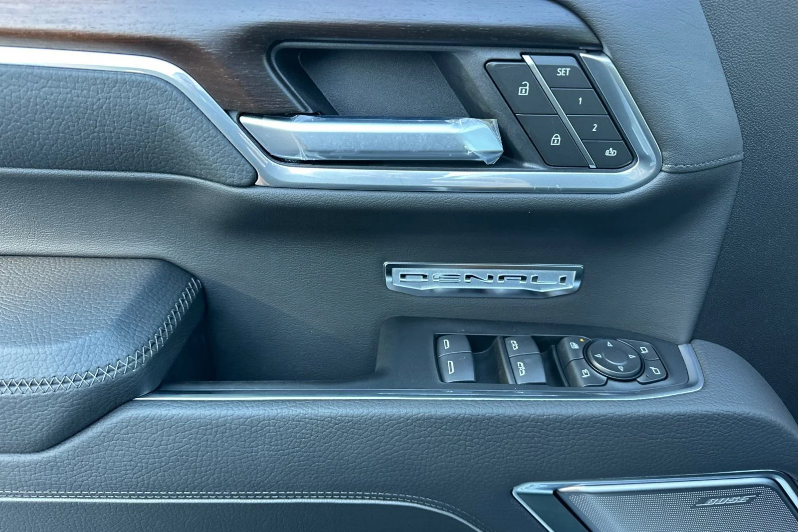 2026 GMC Sierra 1500 Denali - Photo 9