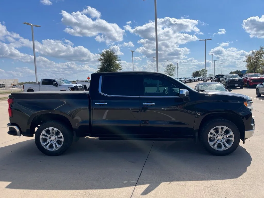 Used 2022 BLACK Chevrolet LTZ image 5