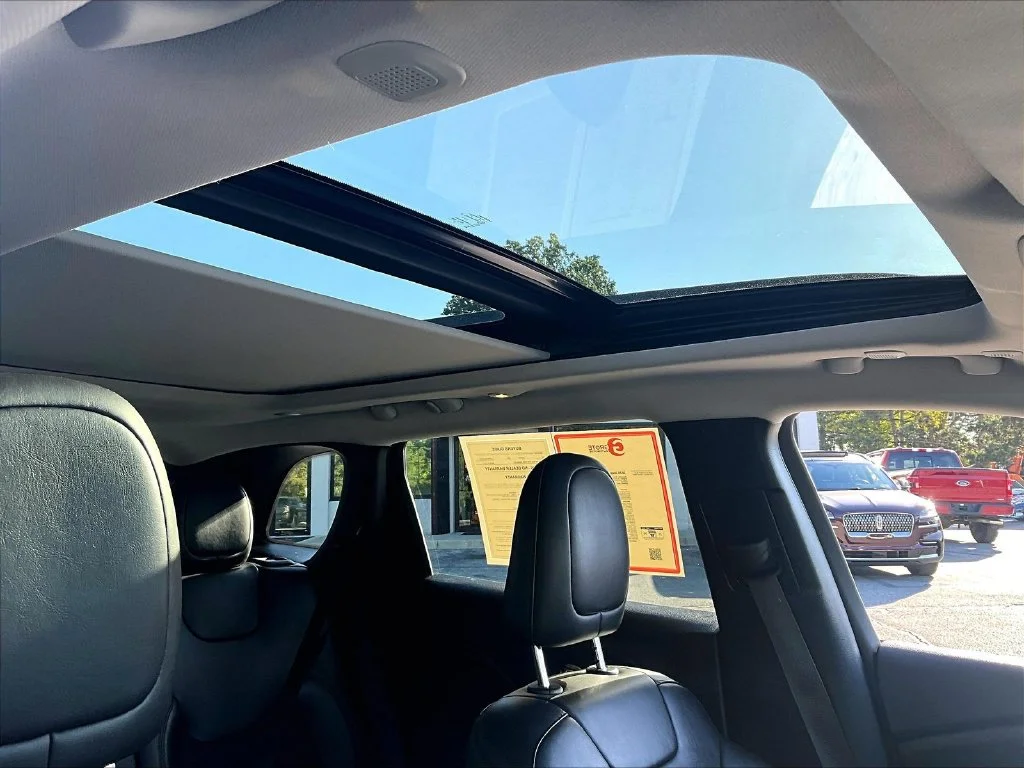 Used 2020 Black Jeep Latitude Plus image 23