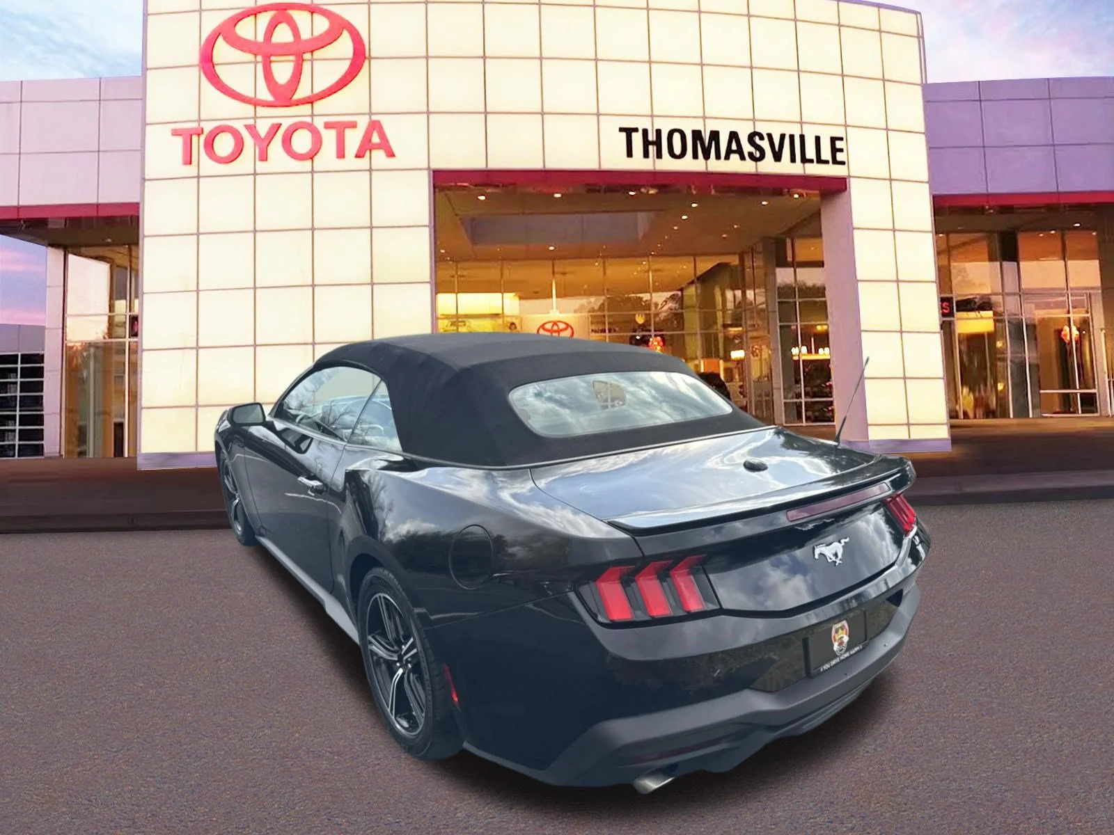 Used 2024  Ford  image 7