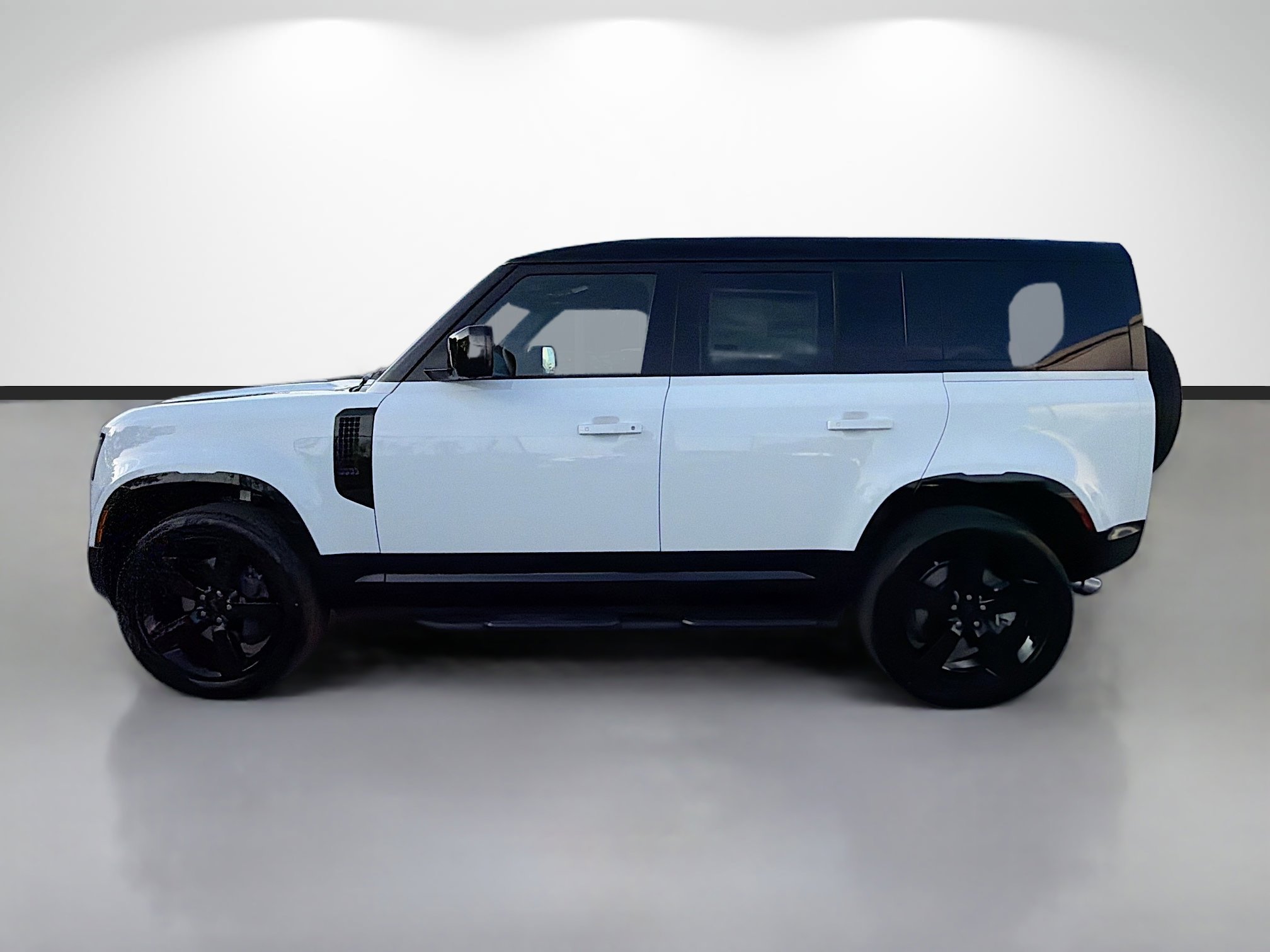 New 2026 Fuji White Land Rover X-Dynamic SE image 2