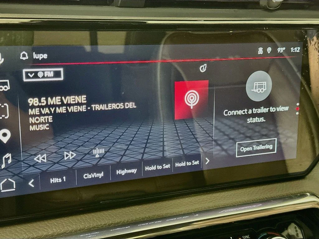 Used 2024 White GMC Denali image 17