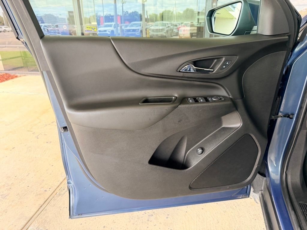 Used 2024 Lakeshore Blue Metallic Chevrolet LT image 10