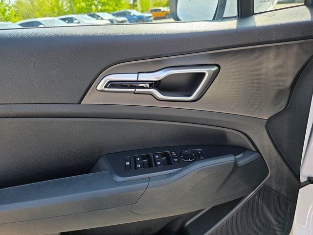 2026 Kia Sportage LX - Photo 24