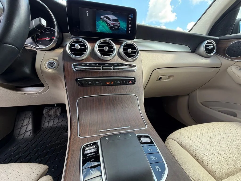 Used 2022 Black Mercedes-Benz GLC 300 image 39