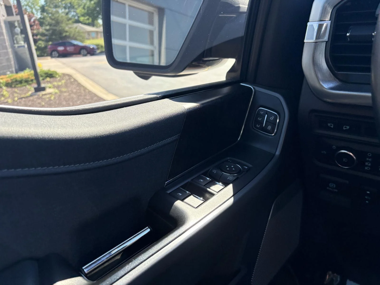 Used 2022 Agate Black Ford LARIAT image 14