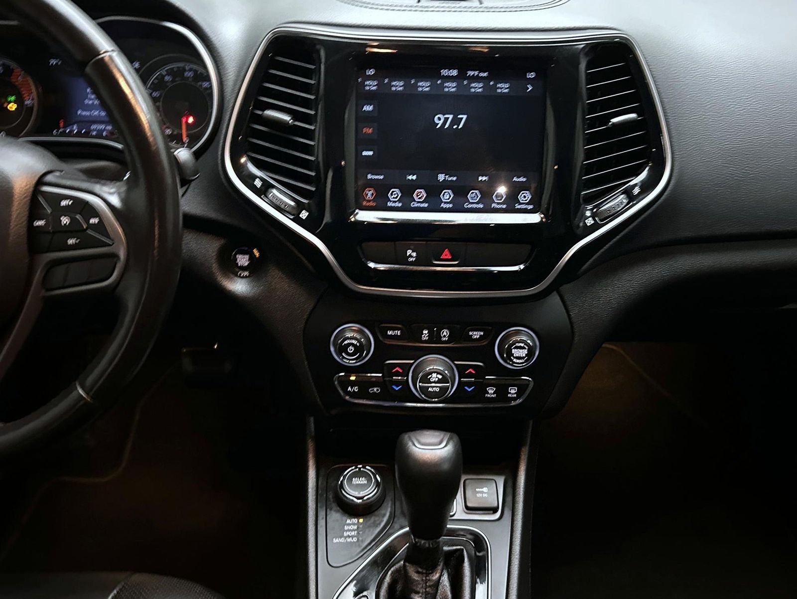 Used 2020 Silver Jeep Limited image 13