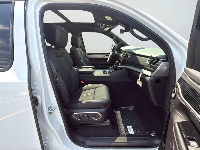 New 2026 Bright White Clearcoat Jeep Limited Reserve image 9