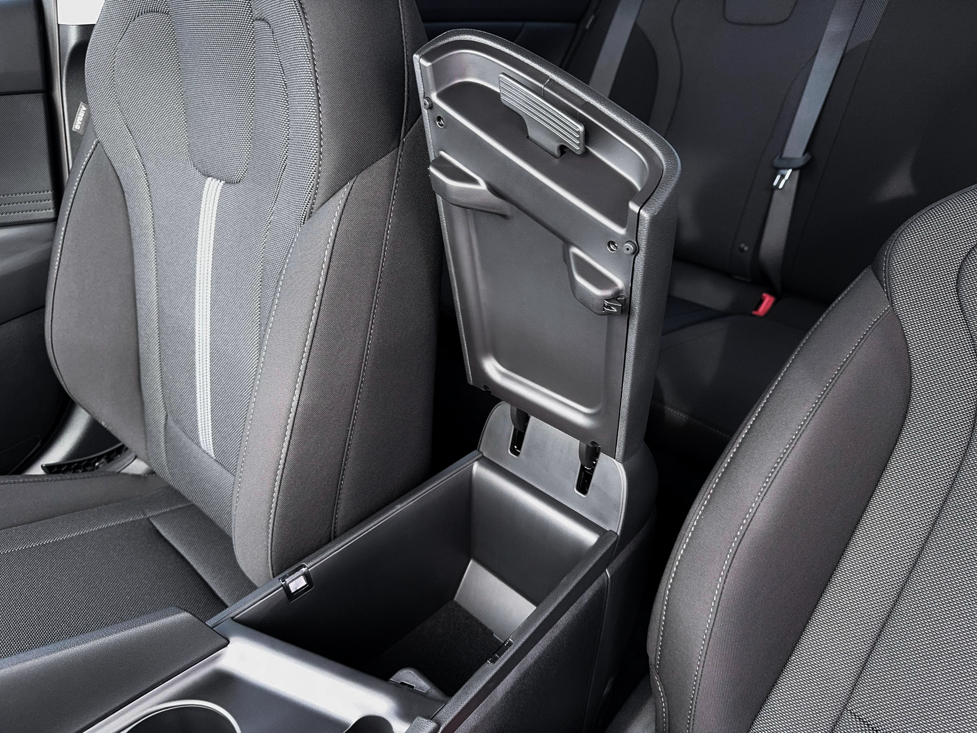 New 2026 Amazon Gray Hyundai SE image 18