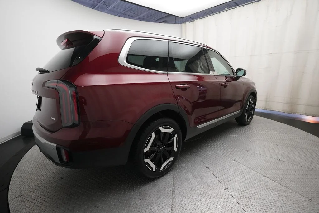 Used 2024 Red Kia EX image 35
