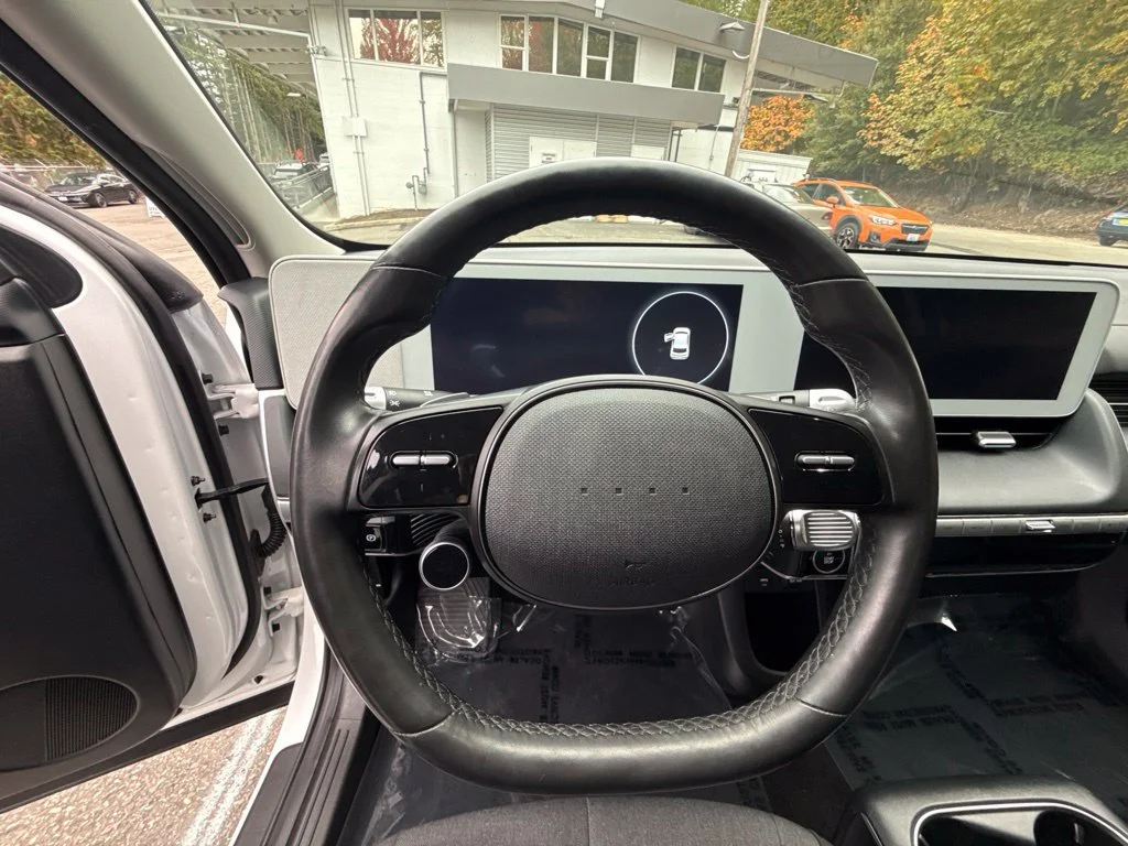 Used 2024 Atlas White Hyundai SEL image 9