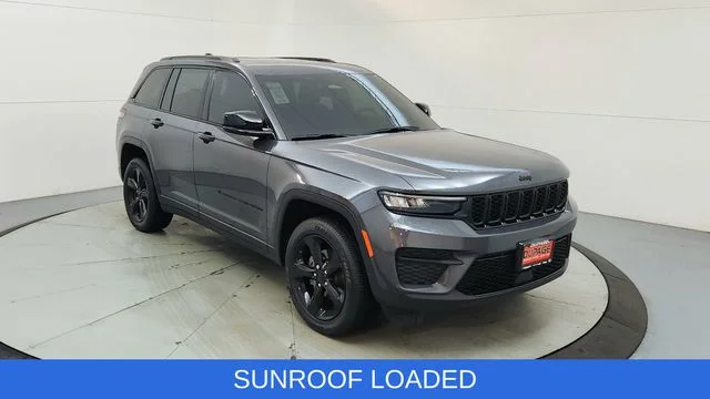 Used 2024 Gray Jeep Altitude X image 14