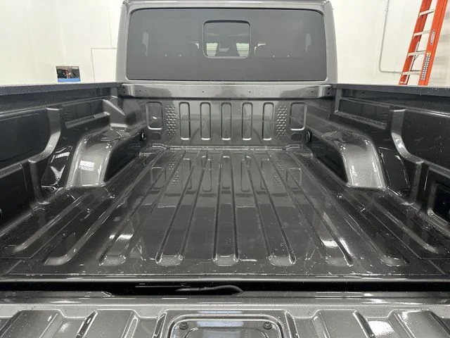 New 2026 Granite Crystal Metallic Clear-Coat Exterior Paint Jeep Sahara image 20
