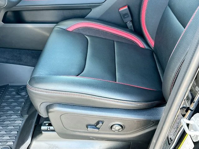 New 2026 Diamond Black Crystal Pearl-Coat Exterior Paint RAM RHO image 15