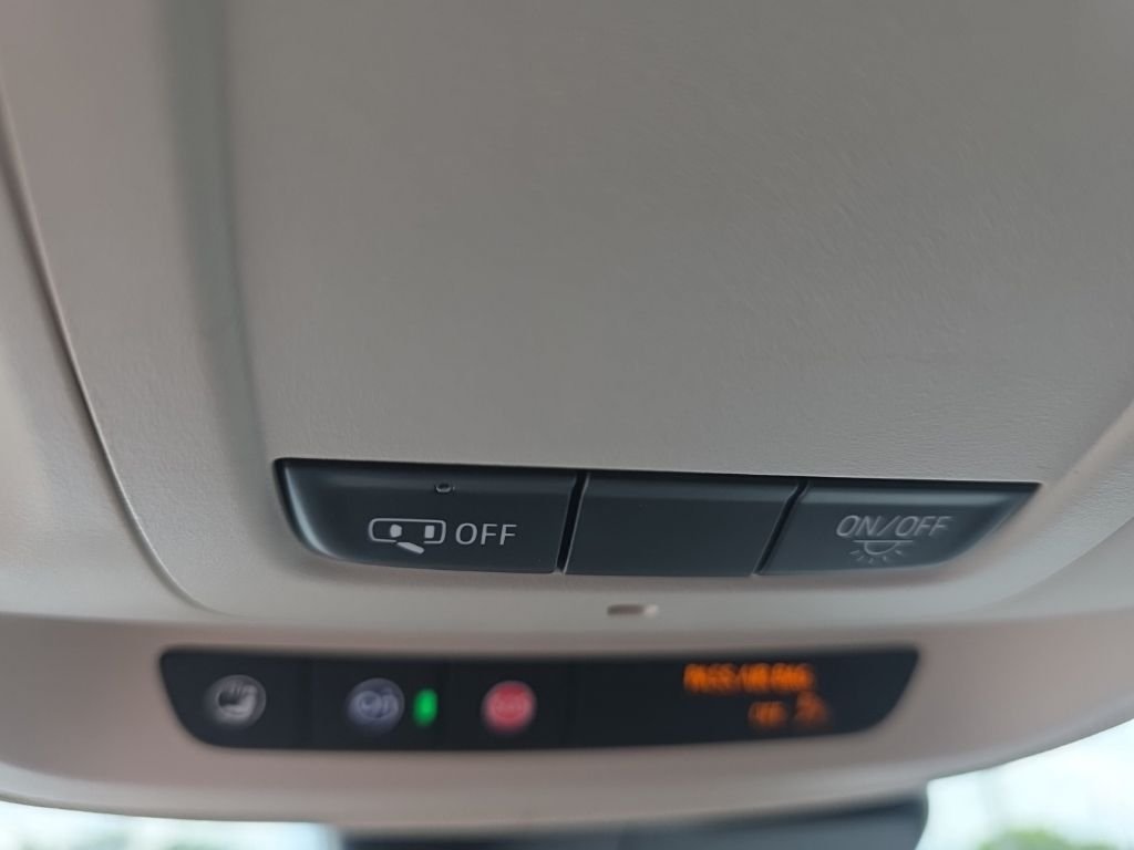 Used 2021  Buick Preferred image 25