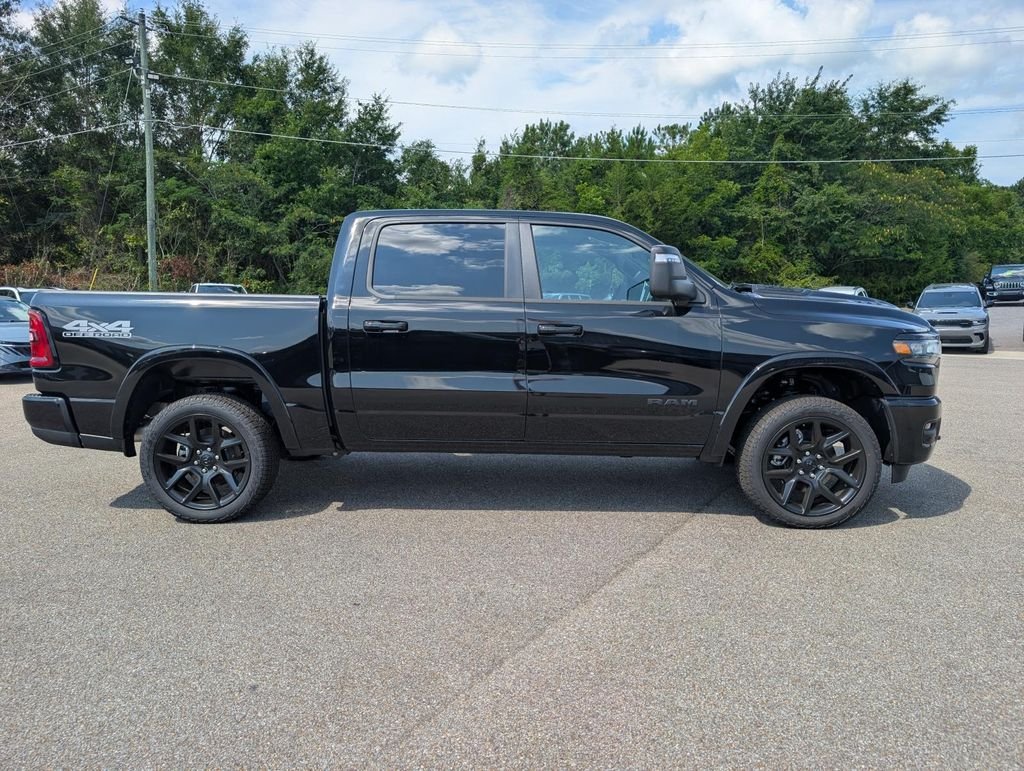 New 2026 Diamond Black Crystal Pearl-Coat Exterior Paint RAM Laramie image 31