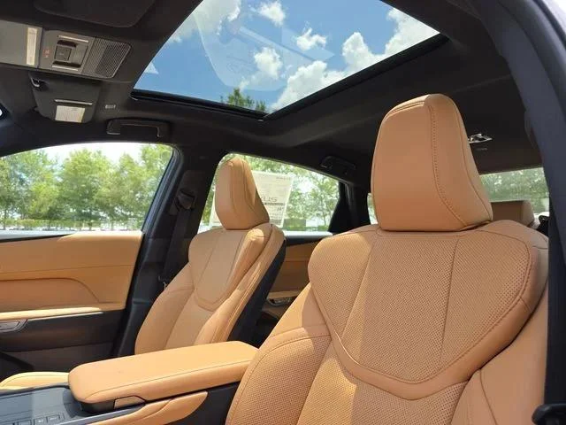New 2026 Ultra White Lexus PREMIUM PLUS image 28
