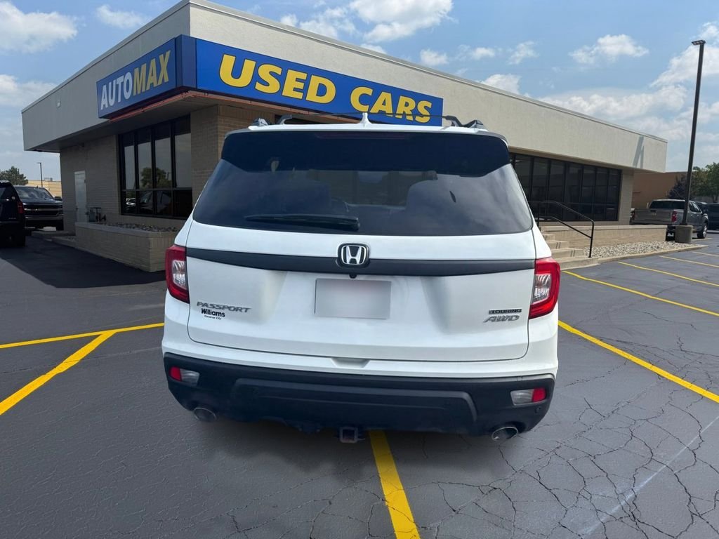 Used 2019 White Diamond Pearl Honda Touring image 6