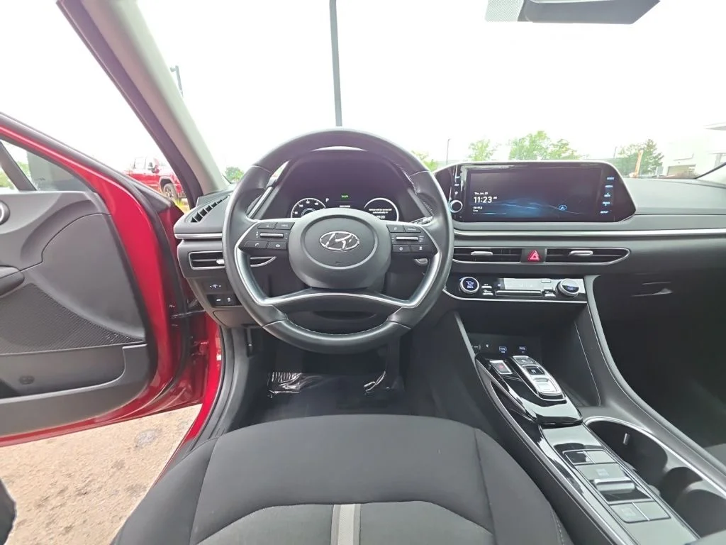 Used 2023 Red Hyundai SEL image 12